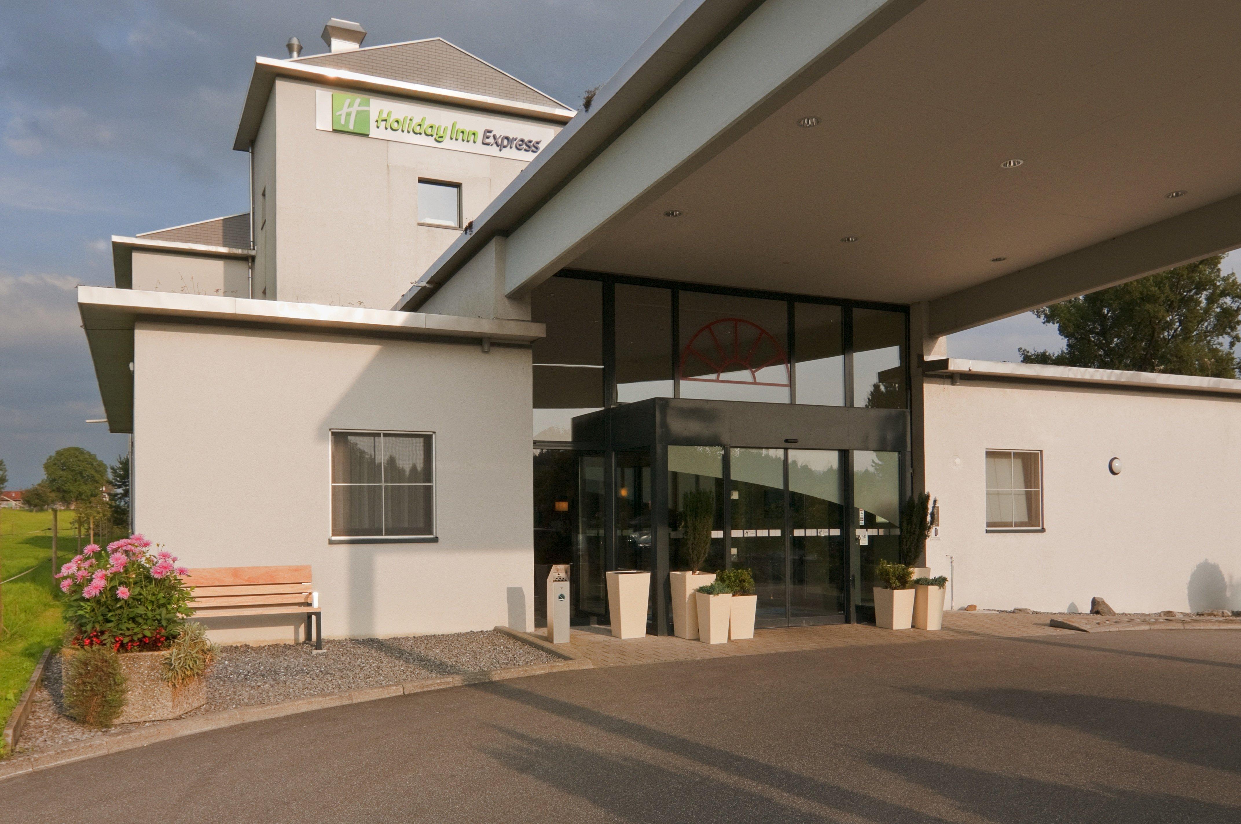 Holiday Inn Express Luzern-Neuenkirch By Ihg Rothenburg Eksteriør bilde